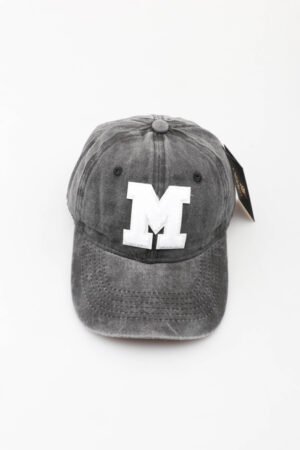 Casquette noire effet denim délavé lettre M
