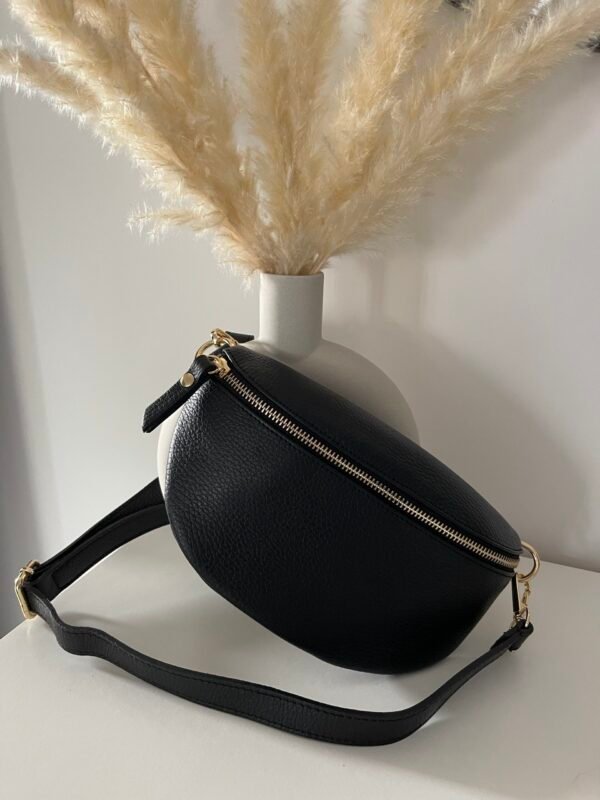 Sac banane en cuir grainé noir