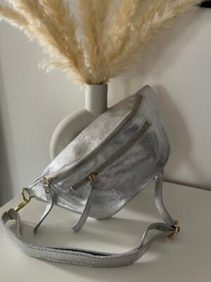 Sac banane en cuir irisé argenté