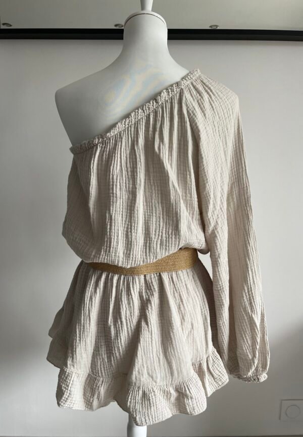 Combishort "one shoulder" en gaze de coton beige – Image 2