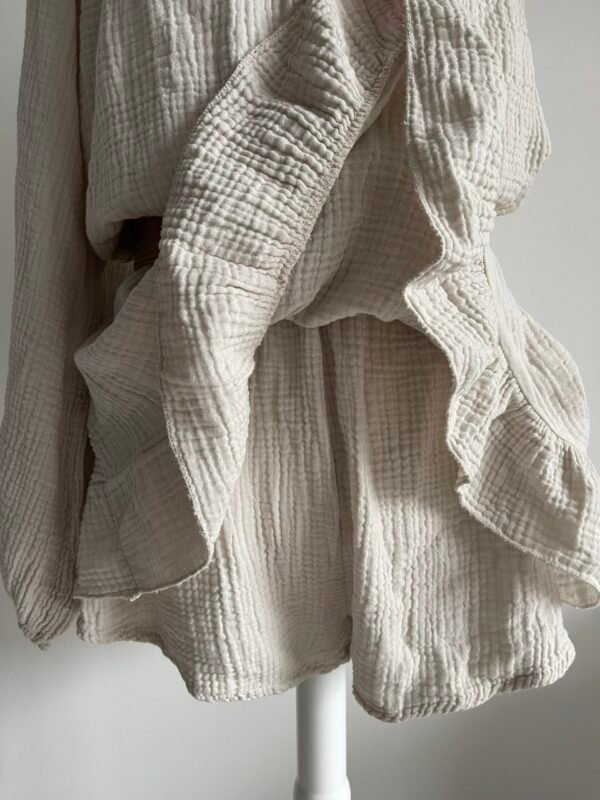 Combishort "one shoulder" en gaze de coton beige – Image 4