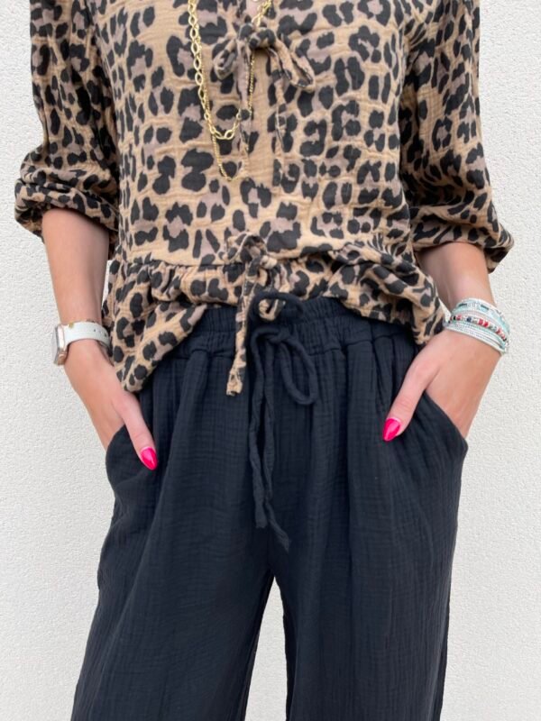 Pantalon noir en gaze de coton – Image 3