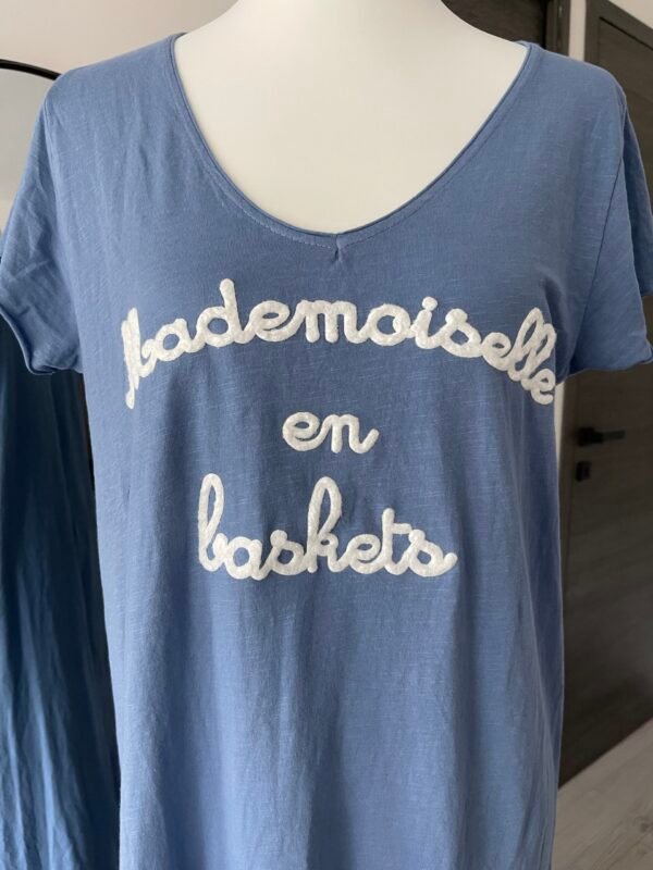 Robe longue imprimé “Mademoiselle en Baskets” – Image 2