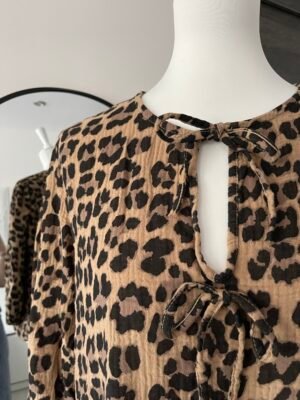 Blouse à noeuds en gaze de coton imprimé léopard marron