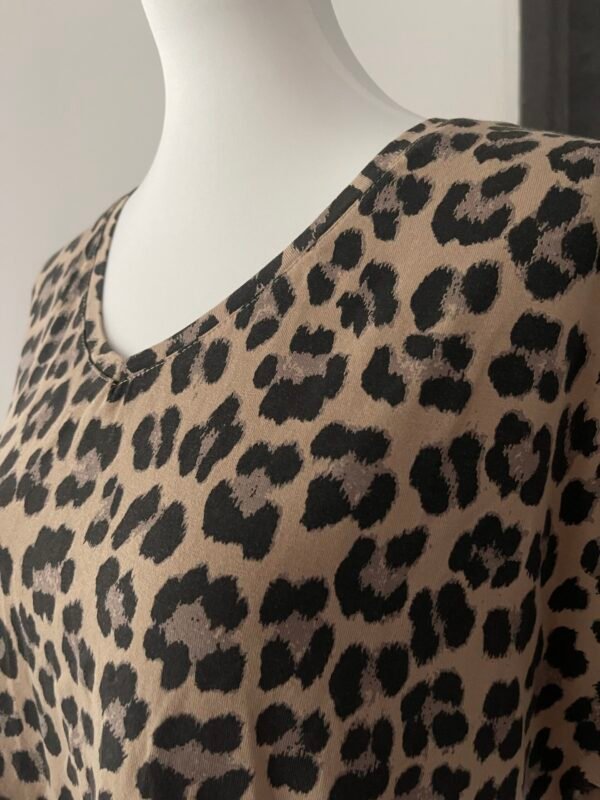 T-shirt en coton imprimé léopard marron – Image 3