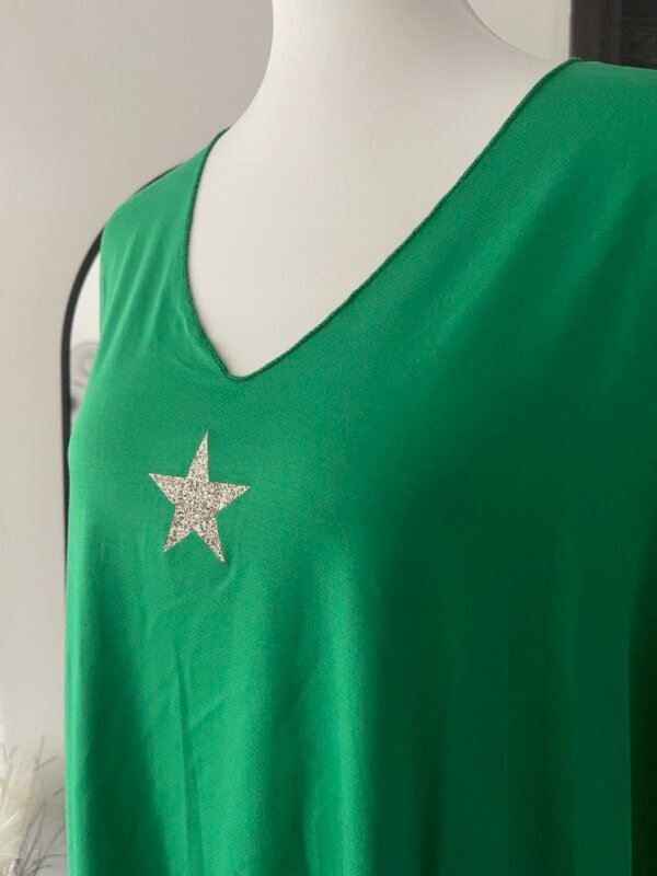 T-shirt oversized vert détails étoile à paillettes – Image 2