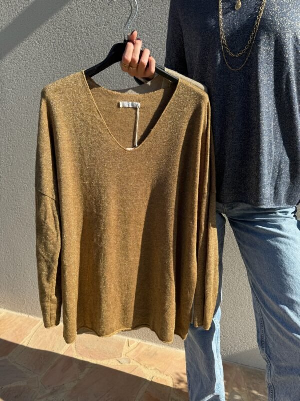 Pull fluide à paillettes camel